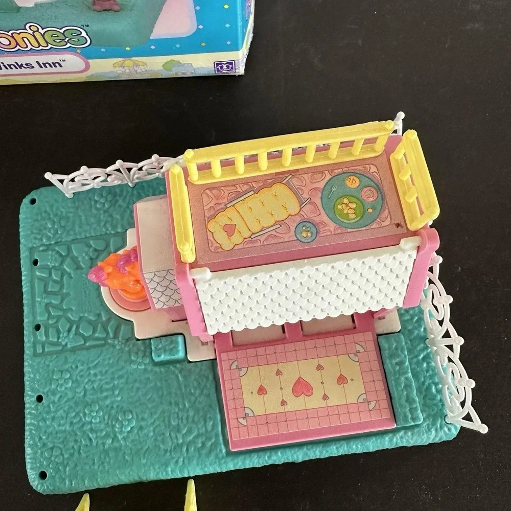 Vtg Petite Ponies My Little Pony Mini Whinny Winks Inn With Box
